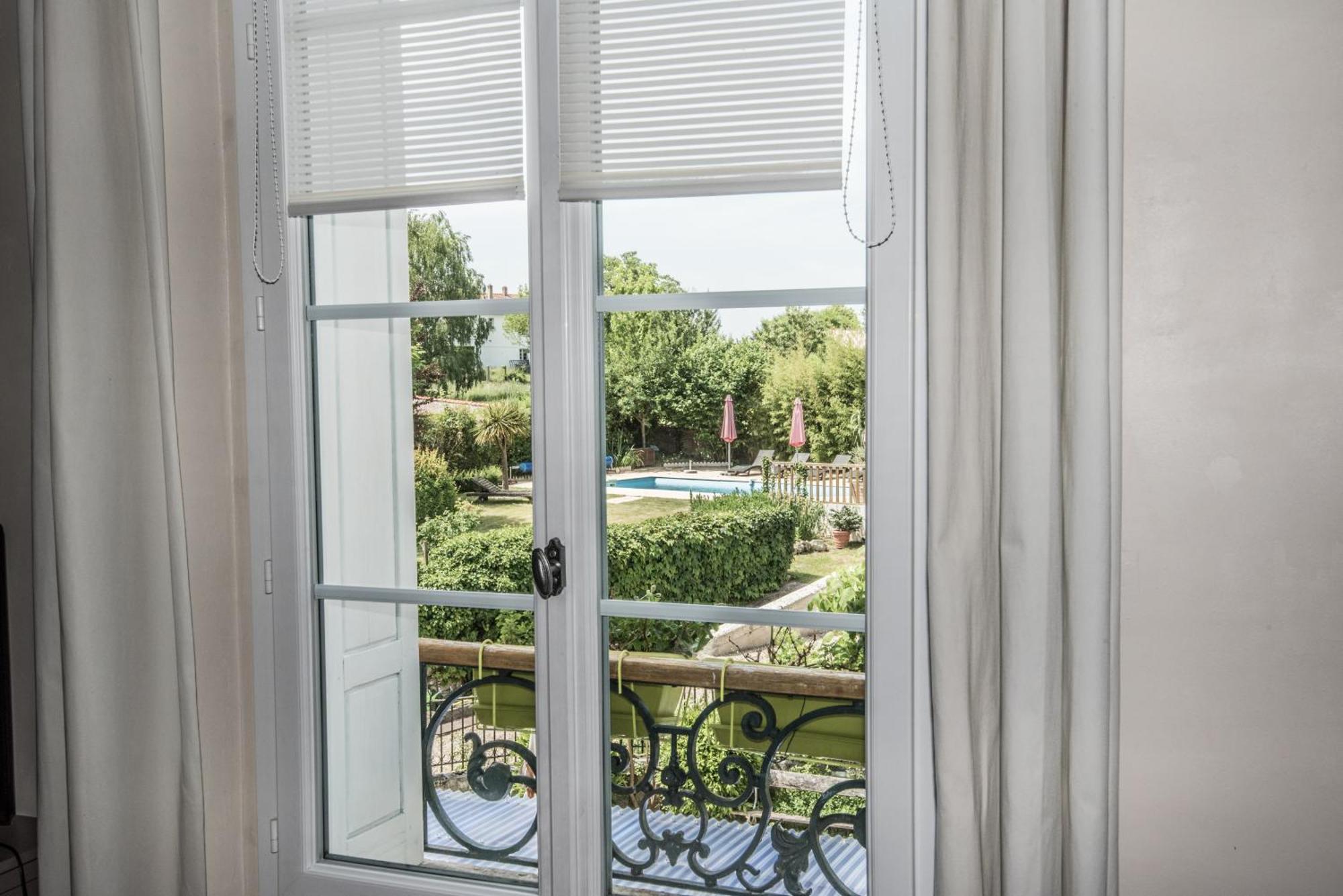 Les Tuileries De Chanteloup La Roche-Chalais 객실 사진